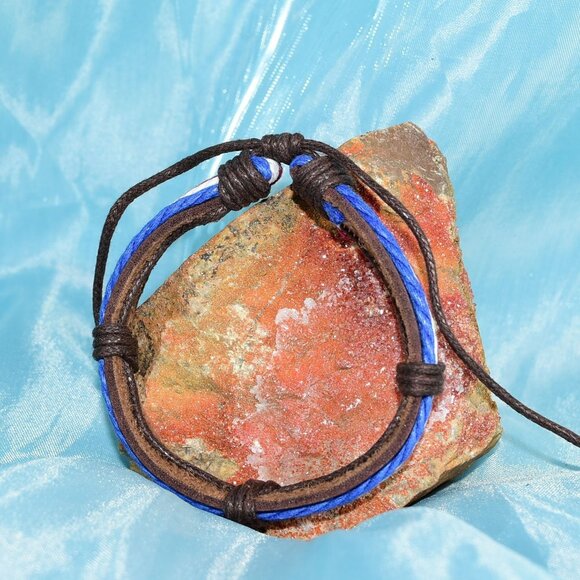 Cameron Mens Layer Hemp Tie Leather Bracelet Brown Red White Blue Gift Packaged - Picture 2 of 9